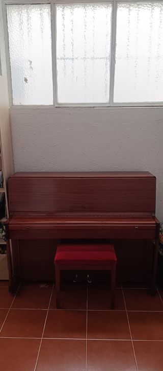 Piano vertical Jermyn cerezo