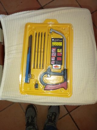 Sierra de arco con hojas de repuesto