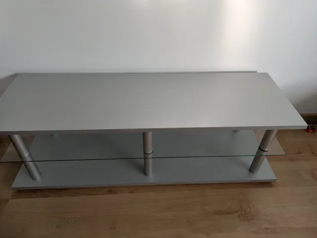 Mueble TV 118cm Largo x 38.5cm Ancho