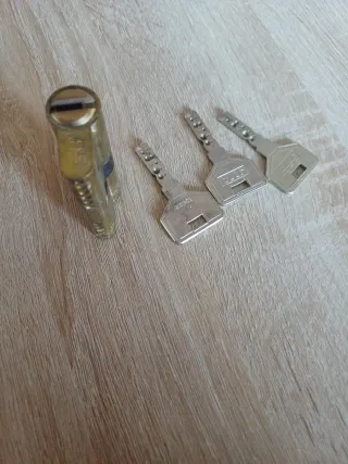 Bombín de seguridad con 3 llaves