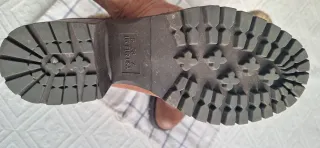 Botines marrones con cordones y tejido