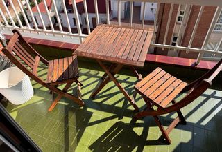 Conjunto Mesa y 2 Sillas Madera Plegables