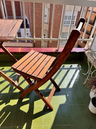 Conjunto Mesa y 2 Sillas Madera Plegables