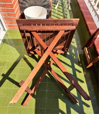 Conjunto Mesa y 2 Sillas Madera Plegables