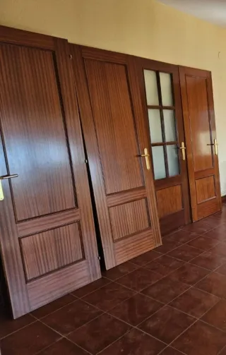 Puertas interiores de madera
210cm x 71,6cm