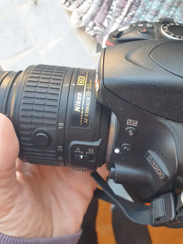 Cámara Nikon D3200 con objetivo 18-55mm