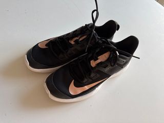 Zapatillas Nike Padel Negro/Rosa Talla 40EUR