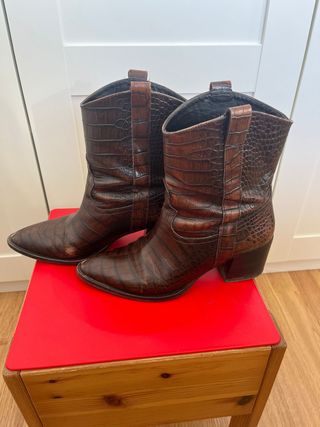 Botines Massimo Dutti efecto piel cocodrilo