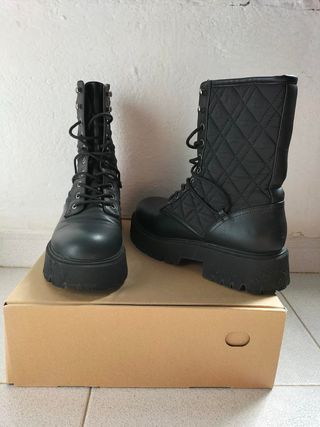 Botines negros acolchados
