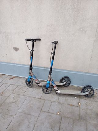 Patinete plegable gris y azul