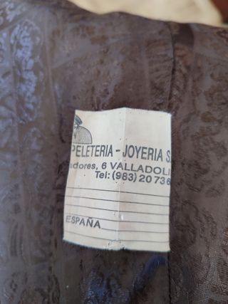 Abrigo de piel marrón
