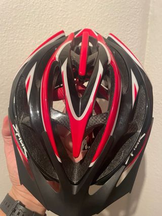 Casco Spiuk MTB con bolsa de transporte.