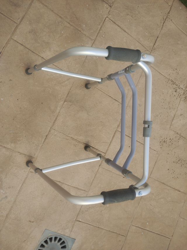 Andador nuevo sin ruedas