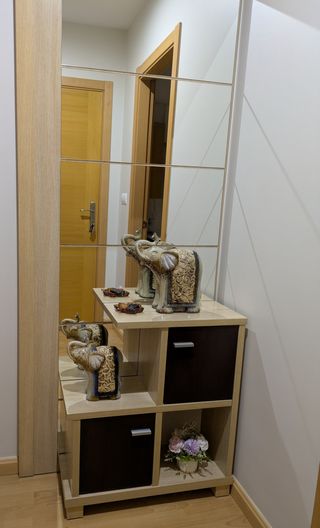 Mueble recibidor con espejo