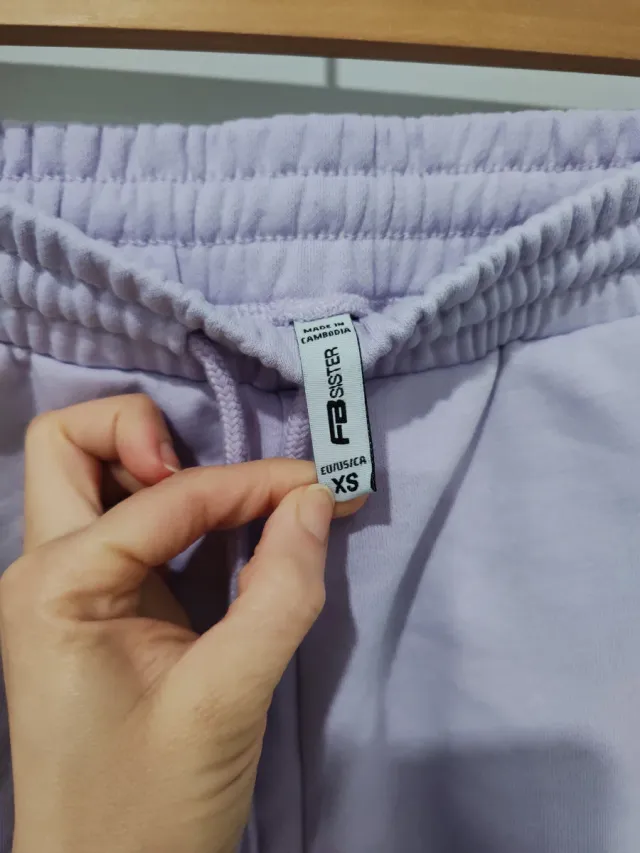 Pantalón corto chándal lila