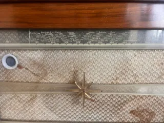 Radio antigua de valvulas Philips  Años 30
