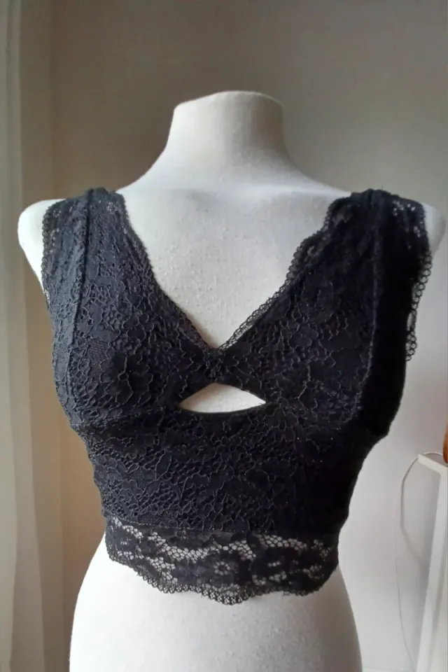 Top encaje negro talla S