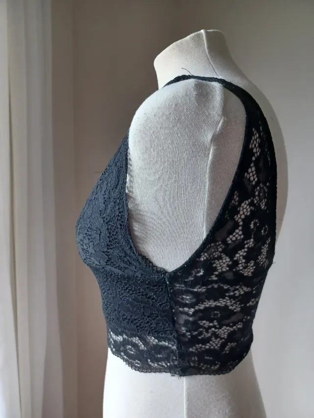 Top encaje negro talla S