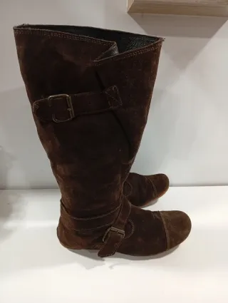 Botas altas piel marrón Zara
