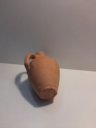 Piccola anfora in terracotta