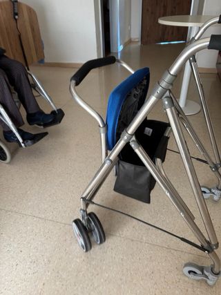 Andador con freno casi nuevo.Precio negociable