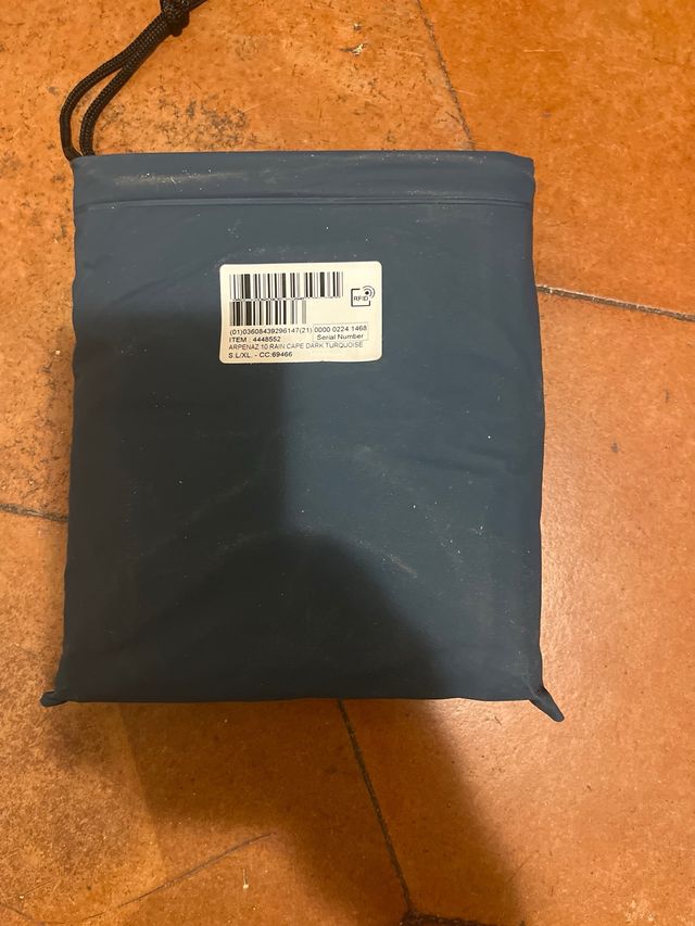 Poncho Forclaz lluvia XS/XL