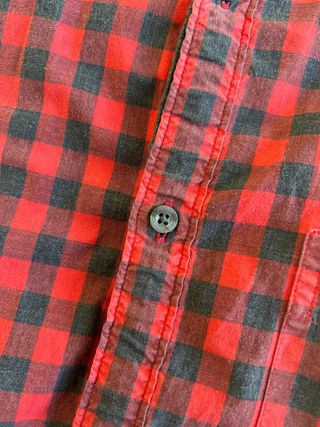 Camisa Lacoste Cuadros Rojo y Negro Talla L