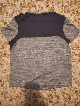 Camiseta deportiva gris, talla 14-15 años
