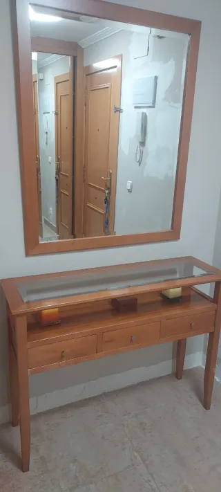 Mueble recibidor madera y cristal