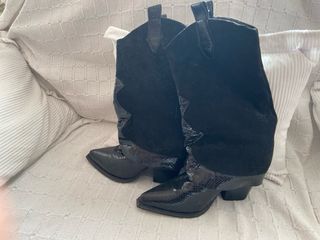 Botas altas negras efecto piel serpiente