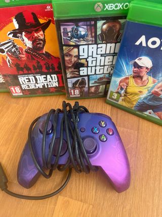 Xbox One con mando y juegos