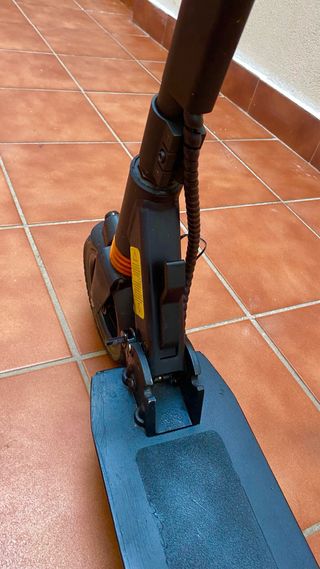 Monopatín Eléctrico Joyor Negro Cargador incluido