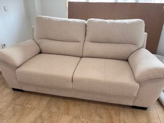 Sofá beige 2-3 plazas nuevo sin estrenar