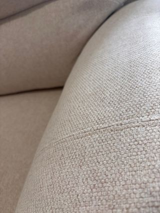 Sofá beige 2-3 plazas nuevo sin estrenar