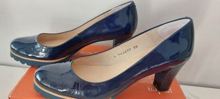 Zapatos Salón Charol Azul Gadea Talla 38