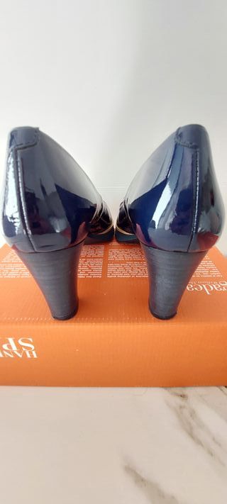 Zapatos Salón Charol Azul Gadea Talla 38