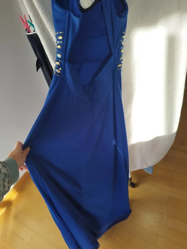 Vestido largo azul pedrería