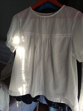 Camiseta blanca mujer M con detalles dorados. 
