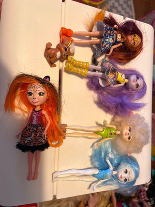 Casa enchantimals con muñecas