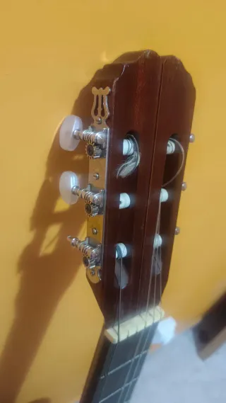Guitarra Española Clásica modelo Desirée de Admira