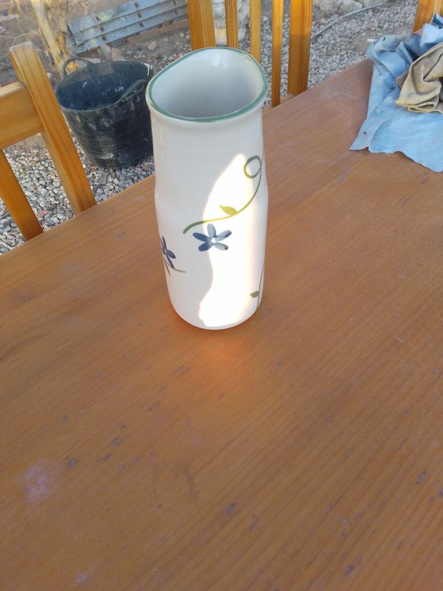 Jarrón decorativo de cerámica