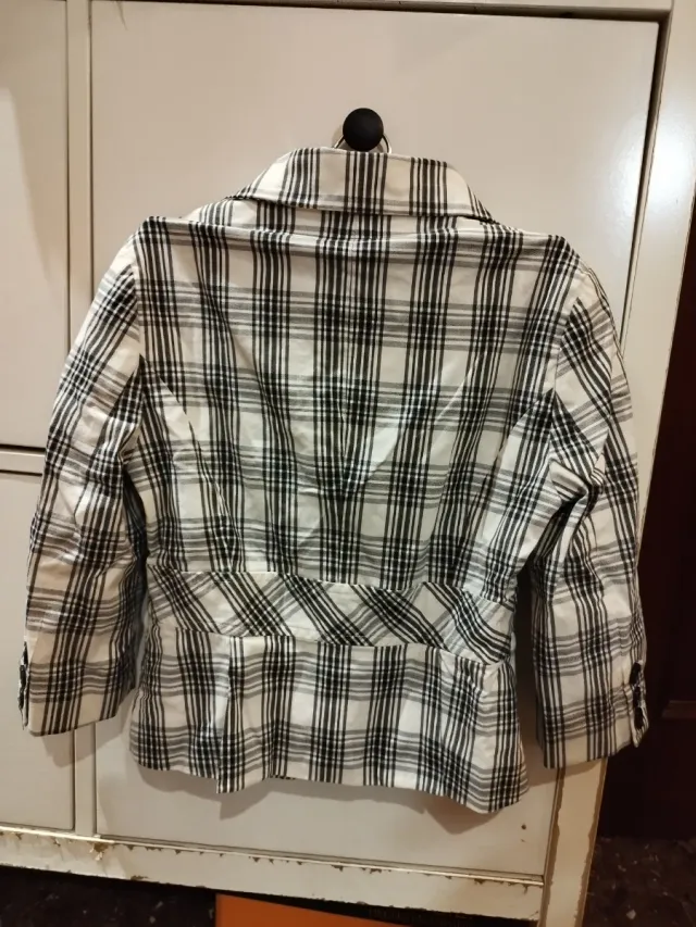 Blazer MNG Talla 38 Cuadros Blanco y Negro