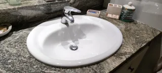 Conjunto de baño: inodoro, bidé,pica, plato grifos