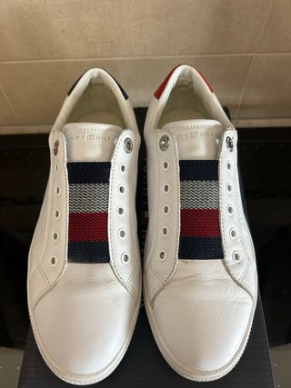 Scarpe Tommy Hilfiger bianche con banda colorata
