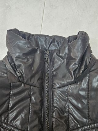 Chaqueta acolchada negra mujer