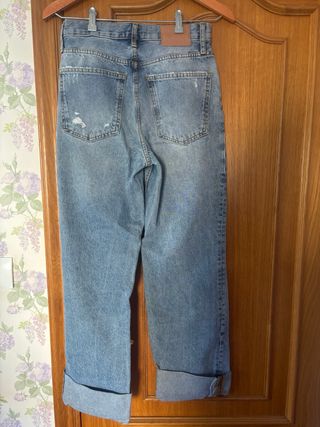 Pantalón vaquero Zara desgastado