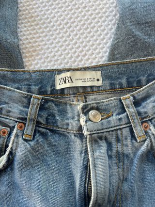 Pantalón vaquero Zara desgastado