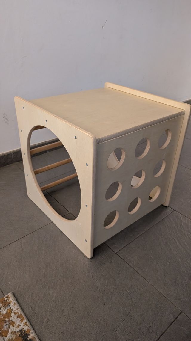 Cubo de escalada infantil de madera