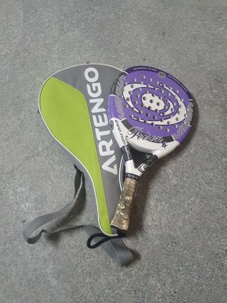 pala de pádel Vision, modelo Poison con funda