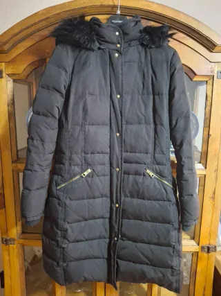Plumas Zara Negro con Capucha y Pelo